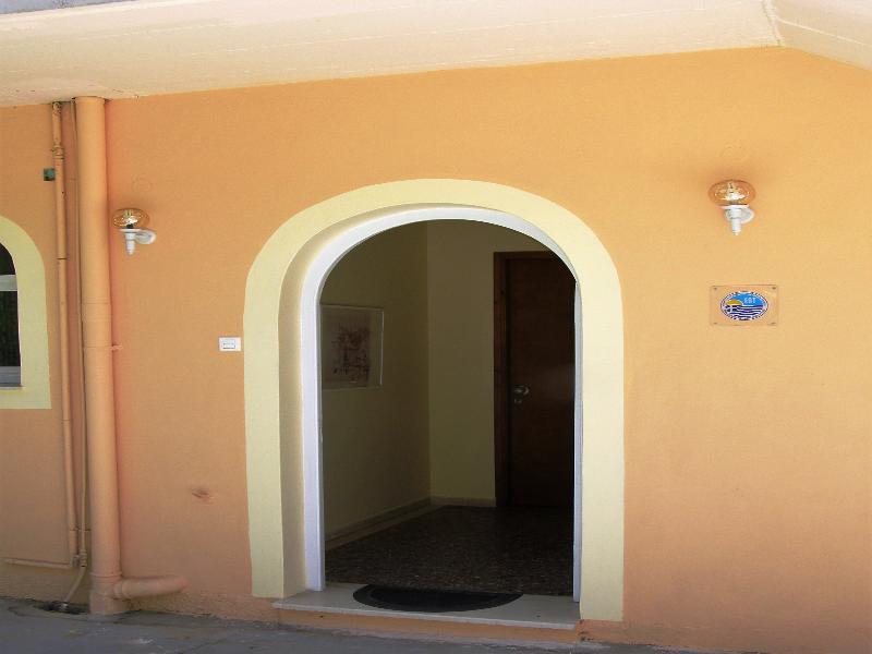 Apostolos & Eleni Family Apartments Perama  Exteriör bild