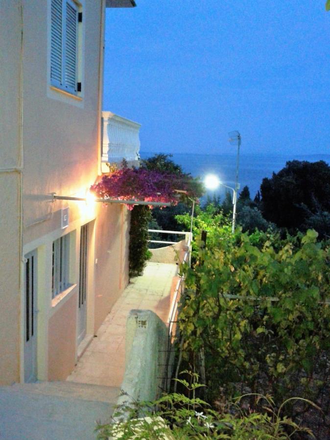 Apostolos & Eleni Family Apartments Perama  Exteriör bild